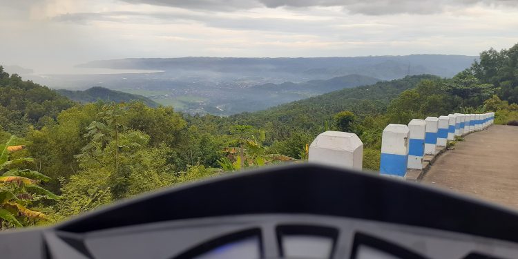 Nikmati Sensasi Pagi di Atas Bukit Pakis Wonogondo Pacitan