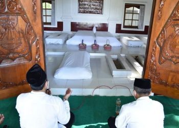 Jelang Hari Jadi Kabupaten Pacitan Ke-276, Pejabat Pemda Ziarah Makam Bupati Terdahulu
