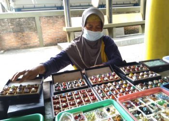 Sepi Pengunjung, Pasar Batu Akik Gua Tabuhan Pacitan Terancam Gulung Tikar