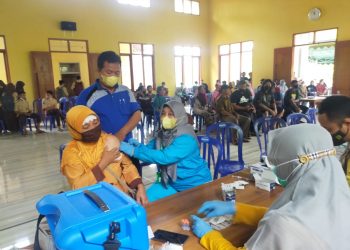 Pemdes Kalikuning Vaksinasi 500 Dosis Dua, Agung Pambudi: Kita Hampir Capai 70 Persen