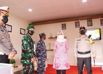 Polresta Banyuwangi Bawa Suasana Mapolresta di Pos Pelayanan Nataru ASDP Ketapang