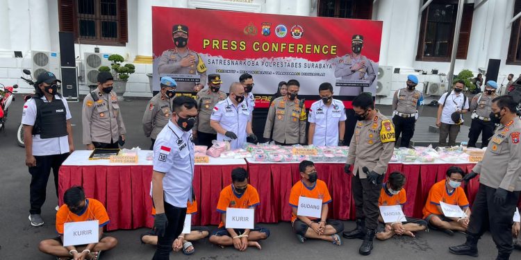 Jelang Tahun Baru 2022, Jaringan Narkoba di Jatim Dibekuk Sat Resnarkoba Polrestabes Surabaya