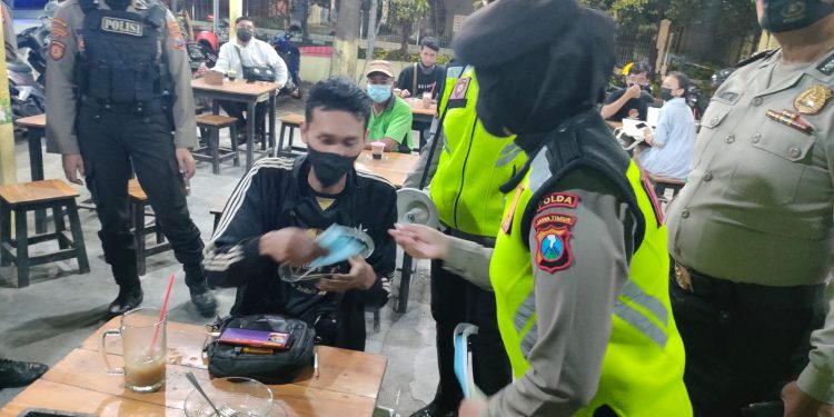 Antisipasi Varian Omicron, Polda Jatim Laksanakan Giat Patroli KRYD