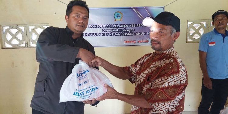 Salurkan 200 Paket Sembako dari Toko Mas Sehat Muda, Relawan KSB: Terimakasih dan Semoga Berkah
