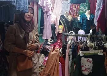 Jelang Lebaran, Penjualan Pakaian di Pacitan Meningkat