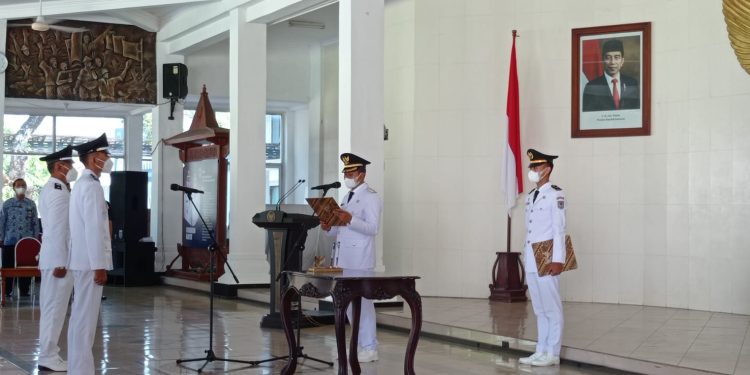 Bupati Pacitan Lantik 2 Kades PAW, Ini Harapannya