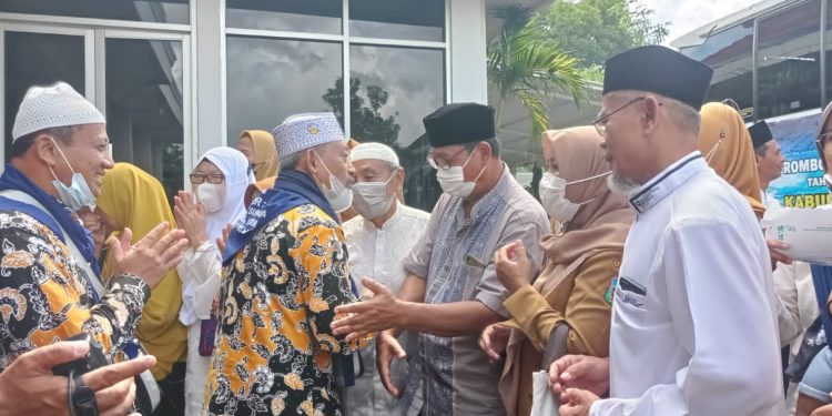Jemaah Calon Haji Pacitan Diberangkatkan