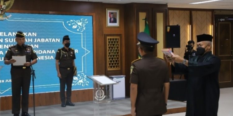 JAMPIDMIL Lantik dan Mengambil Sumpah Brigjen TNI Kiswari Sebagai Direktur Penindakan