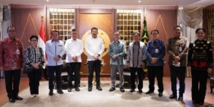 Guna Kuatkan Kelembagaan, Jaksa Agung dan Ketua DK OJK Jalin Silaturahmi