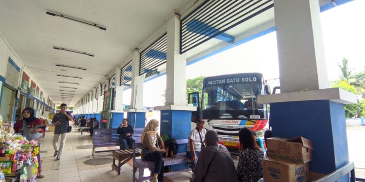 Arus Balik Lebaran Idul Fitri, Terminal Pacitan mengalami Lonjakan Pemudik