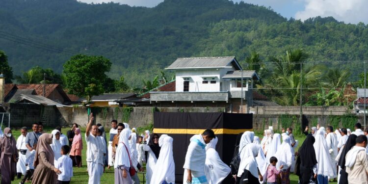 Latihan Manasik Haji, Cara Warga Pacitan Mengobati Rindu Tanah Suci