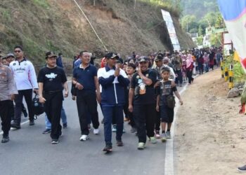Ribuan Warga Pucangombo Mlaku Santai Bareng Mas Bupati Pacitan