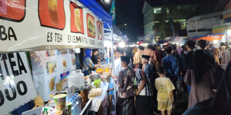 Wisuda Pondok Tremas Bawa Berkah, Pedagang UMKM Kehujanan Cuan