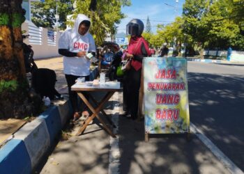 Jelang Lebaran, Jasa Penukaran Uang di Pacitan Untungnya Naik-Turun