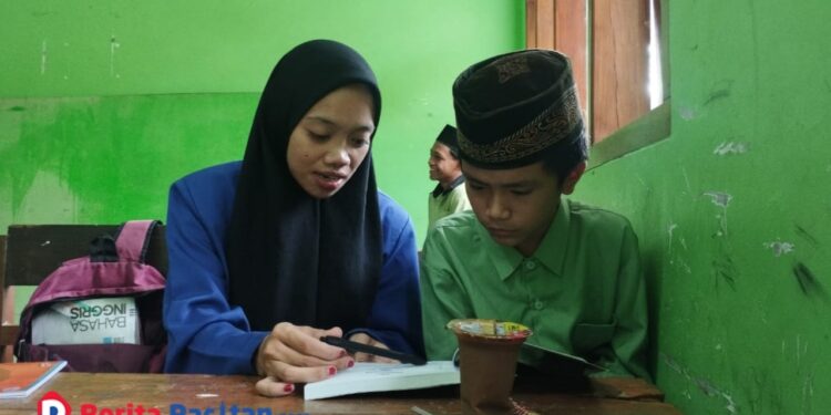 Semai Budaya Baca Pelajar, PMII STAINU Pacitan Gelar Aksi Literasi di MA Darul Huda Temon