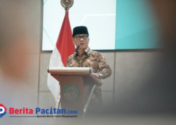 Menteri Desa dan Pembangunan Daerah Tertinggal RI, Yandri Susanto saat memberikan sambutan. (Foto: dok. Kemendes PDT)