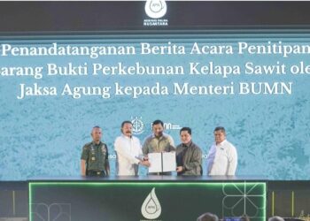 Kejaksaan Agung RI secara resmi menyerahkan perkebunan sawit seluas 221.000 hektare milik Duta Palma Group kepada Kementerian Badan Usaha Milik Negara (BUMN) di Jakarta (Foto: Fajar For Beritapacitan.com)