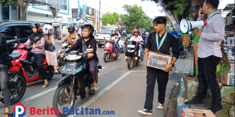 PMII Pacitan Galang Donasi untuk 71 Warga Petungsinarang yang Hidup dalam Keterbatasan