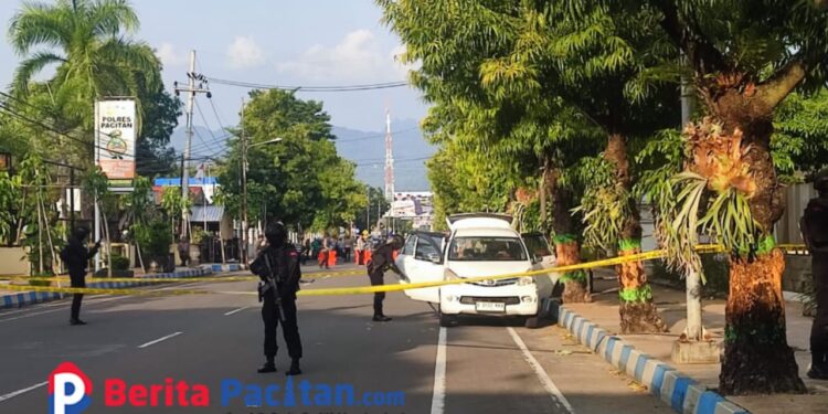 Geger! Pria Misterius Ngamuk di Polres Pacitan, Ancam Ledakkan Markas Sambil Bawa Pistol