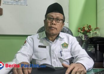 Kepala Seksi Penyelenggaraan Haji dan Umrah Kemenag Pacitan, Mutongin. (Foto: Sunardi/Berita Pacitan)