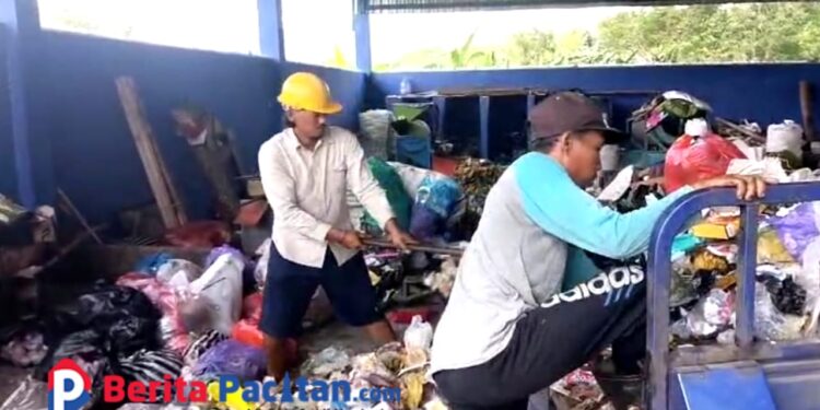 Volume Sampah di Pacitan Tembus 33 Ton per Hari