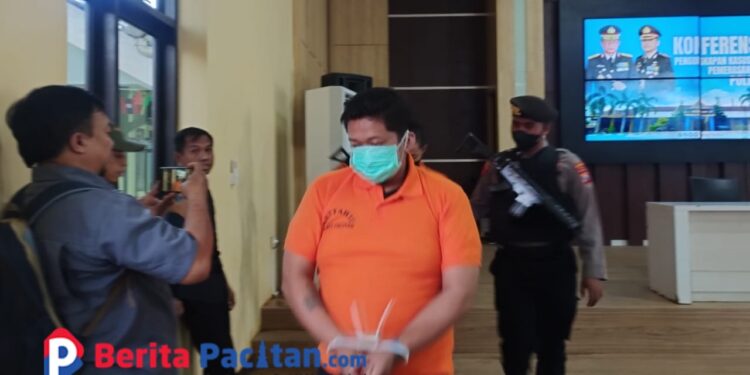 Tipu-Peras Korban dalam Transaksi Gadai Motor, Warga Menadi Pacitan Ditangkap Polisi