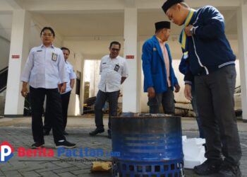 Inovasi Ramah Lingkungan, PMII Pacitan Kenalkan Alat Pembakaran Sampah Minim Asap ke DLH