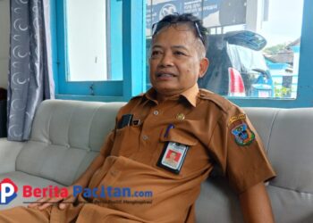 Kepala Dinas Perikanan Pacitan, Bambang Marhaendrawan, Rabu, 21 Mei 2025. (Foto: Diki Kurnia/Beritapacitan.com)