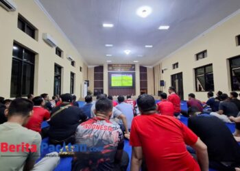 Polres Pacitan Gelar Nobar Timnas vs Jepang, Teguhkan Nasionalisme Lewat Sepak Bola