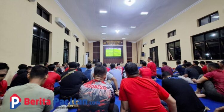 Polres Pacitan Gelar Nobar Timnas vs Jepang, Teguhkan Nasionalisme Lewat Sepak Bola