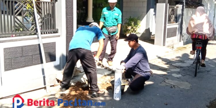 DLH Pacitan Dorong Pembuatan Ribuan Lubang Biopori untuk Kelestarian Lingkungan