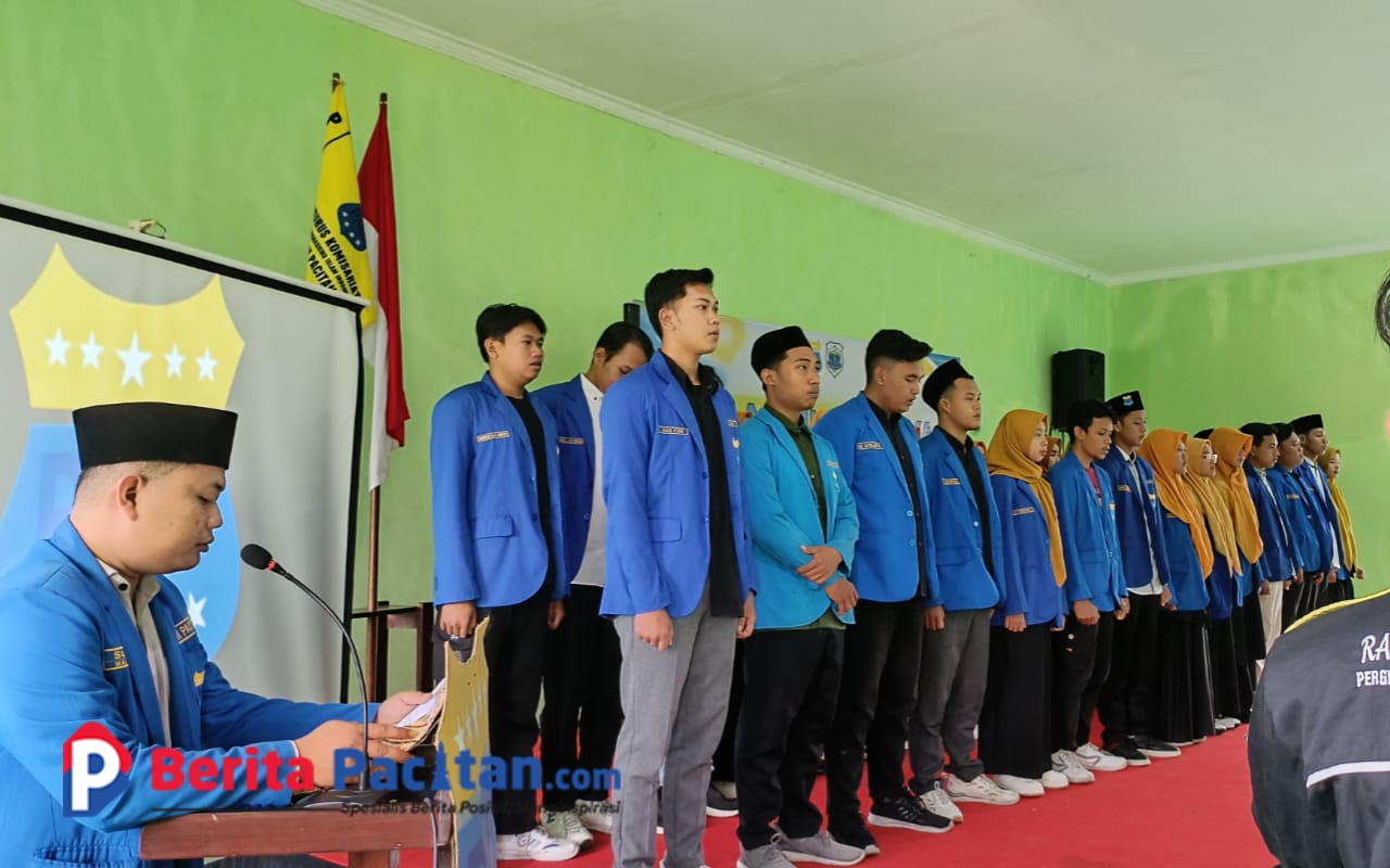 Prosesi pelantikan pengurus komisariat dan rayon STAINU oleh PC PMII Pacitan. (Foto: PMII STAINU)