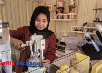 Mahasiswi Pacitan yang Mengais Mimpi dari Balik Booth Yummybellz