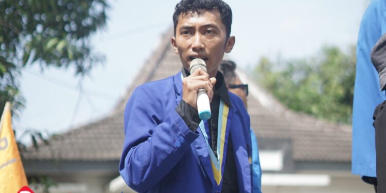 Al Ahmadi Ketua Umum Pergerakan Mahasiswa Islam Indonesia Kabupaten Pacitan. ( Foto : PMII for Berita Pacitan).