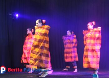 Anisia, penari berprestasi tingkat nasional yang kini turut menjaga denyut seni budaya Pacitan di momentum Agustusan.(Foto: Sunardi Berita Pacitan)