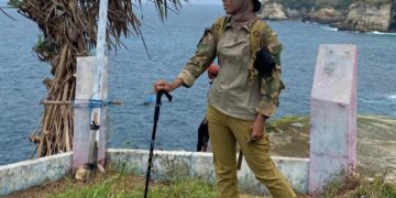 Potret Reni Kusumaningsih, satu-satunya peserta perempuan yang ikut menantang ganasnya jalur Ekspedisi Merah Putih 2025 di Pacitan. (Foto: Reni for Beritapacitan.com)
