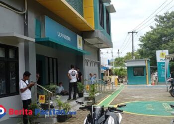 Kantor PLN ULP Pacitan. Pihak PLN memastikan akan menindaklanjuti keluhan warga Desa Klesem terkait listrik yang kerap redup dengan melakukan survei lapangan. (Foto: Sunardi/Berita Pacitan).