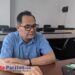 Rahman Wijayanto, Ketua Komisi I DPRD Kabupaten Pacitan, saat ditemui di ruang kerjanya membahas sinergi BUMDes dan Kopdes dalam memperkuat ekonomi desa. Jum’at, 7/11/2025. (Foto: Sunardi/Berita Pacitan).