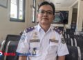 Bambang Mahendrawan, Kepala Dinas Perhubungan Pacitan, saat ditemui di Terminal Tipe A Pacitan membahas kondisi lampu penerangan di Jalur Lintas Selatan dan proses koordinasi dengan BPJN, Senin (24/11/2025). (Foto: Sunardi/Berita Pacitan).