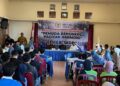 Suasana acara silaturahmi kepemudaan bertema “Pemuda Bersinergi, Pacitan Harmoni” yang digelar di salah satu aula di Pacitan, Sabtu, 29 November 2025. Para peserta dari berbagai organisasi pemuda tampak menghadiri forum dialog tersebut.