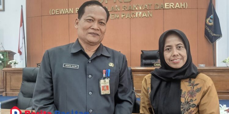 Didik Alih, Sekretaris DPRD Kabupaten Pacitan, saat ditemui membahas proses pergantian antarwaktu (PAW) anggota DPRD Kabupaten Pacitan di Gedung DPRD. (Foto: Sunardi/Berita Pacitan).