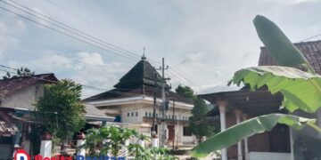 Kondisi rumah warga di Desa Gunungsari, Kecamatan Arjosari, Pacitan, yang kerap terdampak pemadaman listrik berulang, Selasa, 3 Februari 2026. (Foto: Warga)