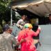 Petugas Satpol PP Kabupaten Pacitan saat melakukan patroli penertiban gelandangan dan pengemis di kawasan lampu merah di Pacitan, Rabu, 20 Mei 2026. (Foto: Al Ahmadi/Berita Pacitan)